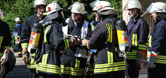 Bild: Brand in der Pfarrkirche in Humes - Gemeinsame Übung der Löschbezirke Hierscheid und Humes