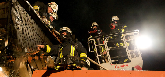 Bild: Brand in Bubach: Feuer hatte bereits auf den Dachstuhl übergegriffen
