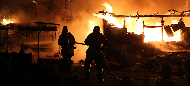 Bild: Feuer auf Campingplatz: Wohnwagen stand in Flammen