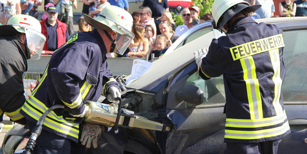 Bild: Beeindruckende Demonstrationsübung am Feuerwehrjubiläum in Eppelborn