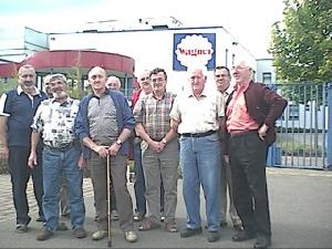 Bild: Die Kameraden der Alterswehr bei der Besichtigung der Firma Pizza-Wagner in Otzenhausen.
