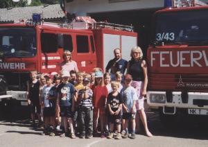 Bild: Schnupperbesuch des ev. Kindergartens bei der Feuerwehr