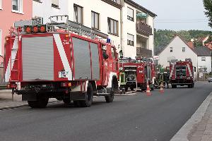 Bild: Mit drei L&amp;ouml;schfahrzeugen war die Feuerwehr bei einem Kellerbrand in der Illinger Stra&amp;szlig;e vor Ort