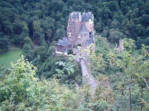 Bild: Die Burg Eltz bei M&amp;uuml;nstermaifeld