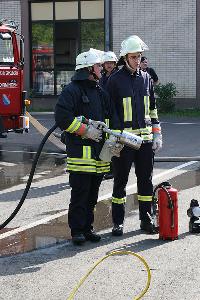 Bild: Brandschutz w&amp;auml;hrend der Rettungsma&amp;szlig;nahmen