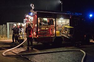 Bild: In einer Nacht&amp;uuml;bung probten Feuerwehr und DRK den gemeinsamen Einsatz