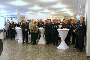Bild: B&amp;uuml;rgermeister Fritz-Hermann Lutz hatte zahlreiche Feuerwehrmitglieder zum Ehrungsabend der Feuerwehr Eppelborn eingeladen