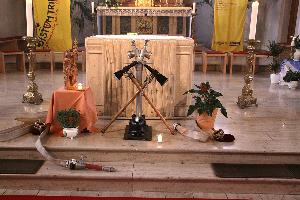 Bild: Geschm&amp;uuml;ckter Altar in der Pfarrkirche St. Sebastian