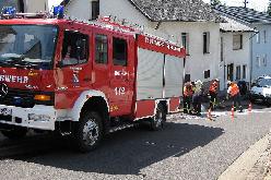 Bild: Die Feuerwehr musste ausgelaufenes Hydrauliköl beseitigen