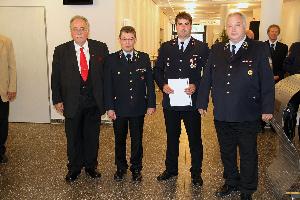 Bild: F&amp;uuml;r 25 Jahre aktiven Dienst in der Feuerwehr wurden geehrt: Marco Alt, Markus Leidinger, Dirk Brukhaus und Helmut Meyer (nicht alle auf dem Foto)