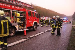 Bild: Die Feuerwehr sicherte die Einsatzstelle und stellte den Brandschutz sicher