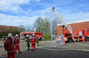Bild: Katastrophenschutz&amp;uuml;bung am Schulzentrum in Illingen (Foto: Thomas Keller - Feuerwehr Illingen)