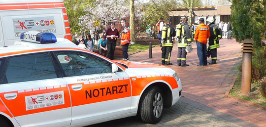 Bild: Chemieunfall im Unterricht verlief glimpflich - Auch Fachberater aus Eppelborn im Einsatz