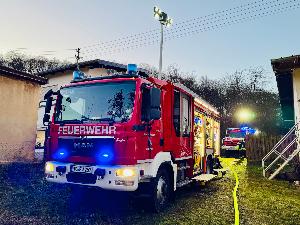 Bild: Brand eines Wohnwagens in Dirmingen