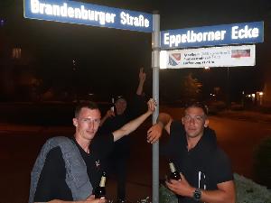 Bild: Die Jugend besuchte noch auf dem Heimweg die &amp;amp;quot;Eppelborner Ecke&amp;amp;quot; in Finsterwalde.