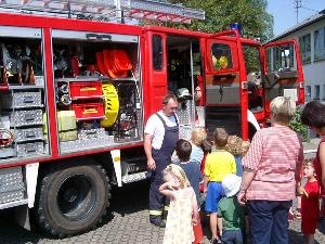 Bild: Großes Interesse der Kinder galt den Fahrzeugen