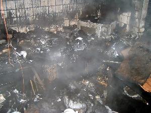 Bild: Bei dem Brand völlig zerstört: Die Inneneinrichtung der Fischerhütte