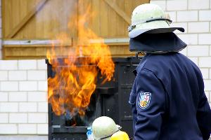 Bild: Simulation einer gefährlichen Rauchgasdurchzündung an der Flash-Over-Box