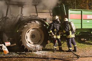 Bild: Noch sehr gut am HInterreifen zu erkennen: Löschpulverreste von den Löschversuchen des Eigentümers