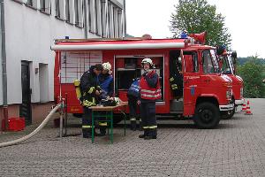 Bild: Atemschutzkoordination am Ger&amp;auml;tewagen Atemschutz (Foto: Feuerwehr Lebach)