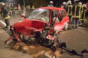 Bild: Die Fahrerin dieses Fahrzeugs befuhr die Autobahn A1 entgegen der Fahrtrichtung und verursachte in Höhe der Anschlußstelle Tholey einen schweren Verkehrsunfall