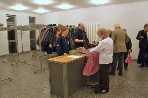 Bild: Die Feuerwehr übernahm den Garderobendienst und den CD-Verkauf