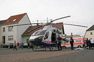 Bild: Mit dem Rettungshubschrauber der &amp;quot;Luxembourg Air Rescue&amp;quot; wurde der Patient weitertransportiert