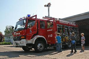 Bild: Sch&amp;uuml;ler der Grundschule Eppelborn besuchten die Feuerwehr