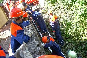 Bild: Gemeinsame &amp;Uuml;bung der Jugendfeuerwehren aus Wiesbach und Eppelborn