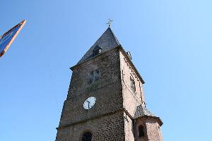 Bild: Dichter Rauch dringt aus dem Glockenturm