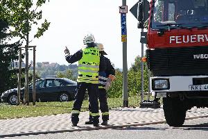 Bild: Einweisen der Gruppenführer durch den Einsatzleiter