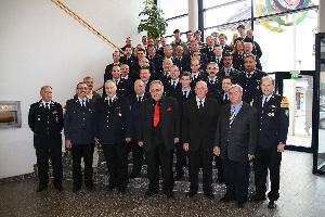 Bild: Insgesamt wurden 84 Feuerwehrfrauen und -m&amp;auml;nner am Ehrungsabend der Feuerwehr Eppelborn geehrt und bef&amp;ouml;rdert
