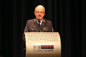 Bild: Löschbezirksführer Felix Becker bei seiner Eröffnungsrede zum Familienabend