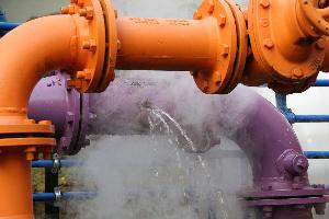 Bild: Austritt des Gefahrstoffs aus einer Rohrleitung