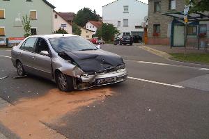 Bild: Mit Bindemitteln wurde die Fahrbahn gereinigt