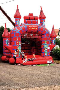 Bild: Eine Springburg für die Kinder  (Foto: Heike Blum)