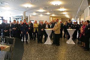 Bild: Zahlreiche Feuerwehrleute waren auf Einladung von Bürgermeister Fritz-Hermann Lutz in den big Eppel gekommen