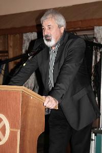 Bild: Ortsvorsteher Manfred Klein bei seiner Ansprache (Foto: Heike Blum)