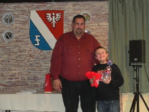 Bild: Ab jetzt Mitlgied der Jugendwehr: Matthias Becker