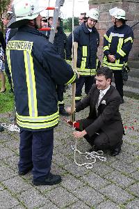 Bild: Tobias musste zeigen, dass er die wichtigen Knoten beherrscht