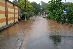 Bild: Die Straße "Am Kloster" war überflutet und unpassierbar