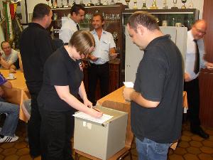 Bild: Geheime Wahl (Foto: Stephan Blum )