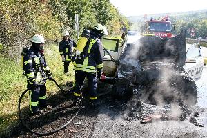 Bild: An dem erst wenige Wochen alten Taxi entstand Totalschaden