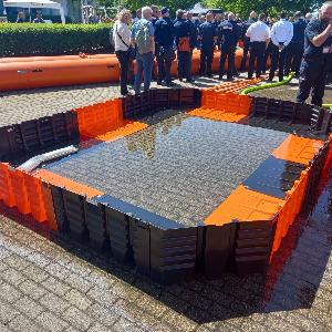 Bild: Feuerwehr Eppelborn zu Gast beim Hochwassersymposium in Zweibrücken