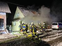 Bild: Wohnhaus nach Zimmerbrand unbewohnbar