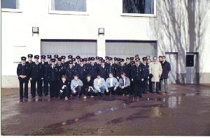 Bild: Gruppenbild 1984 in Calmesweiler vor dem Umzug in das neue Ger&amp;auml;tehaus in Bubach.
