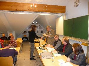 Bild: Übergabe Ernennungsurkunde an T. Maurer