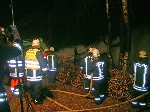 Bild: Einsatzkräfte aus Bubach-Calmesweiler und Macherbach an der Einsatzstelle