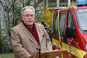 Bild: Bürgermeister Fritz-Hermann Lutz bei seiner Rede