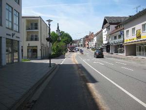 Bild: Die Ölpsur vor dem Kulturzentrum Big Erpel.